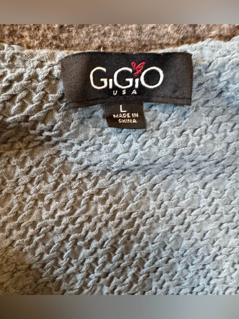 GiGio USA Women’s Blue Texture Knit Ruffle V-Neck Sleeveless Blouse Size Large - Picture 4 of 12